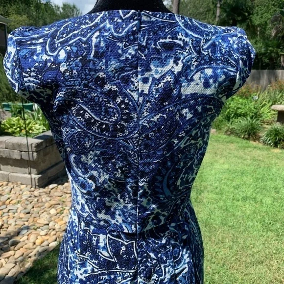 ADRIANNA PAPELL Blue Paisley print scoop neck cap sleeve cotton bodycon sheath - Picture 3 of 10